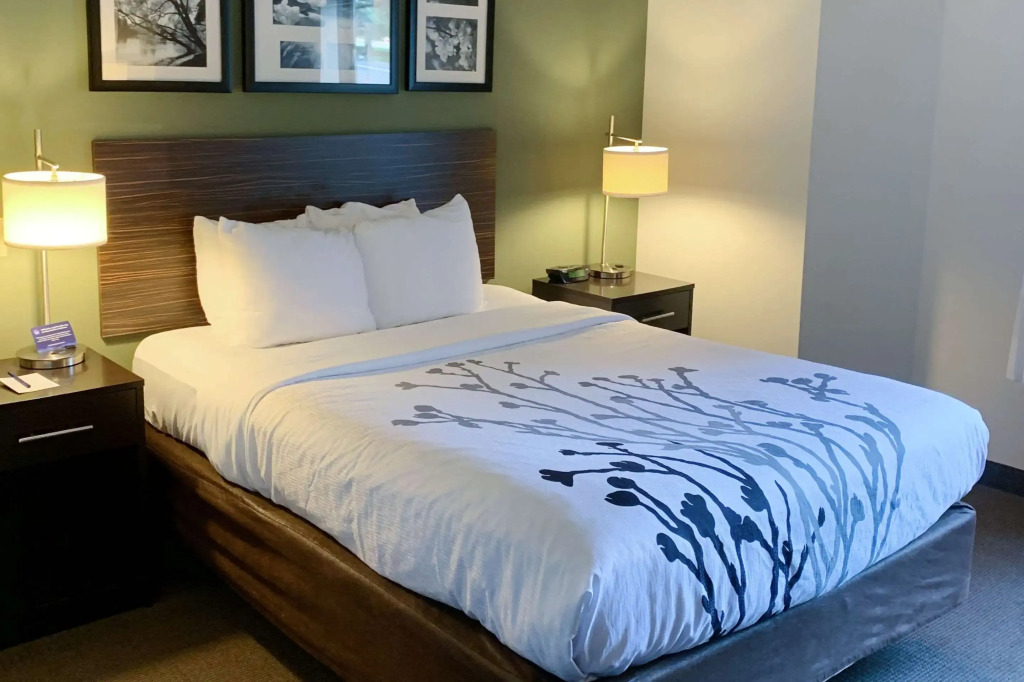 Sleep Inn & Suites Queensbury - Lake George