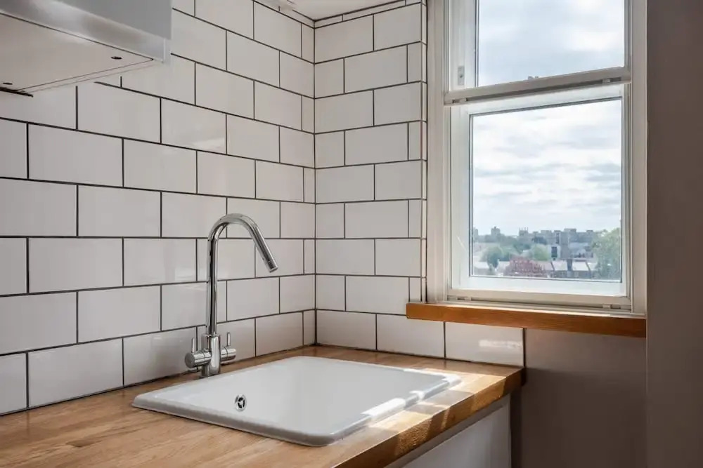Wonderful 1BR Flat Fits 4 Guests - Newington