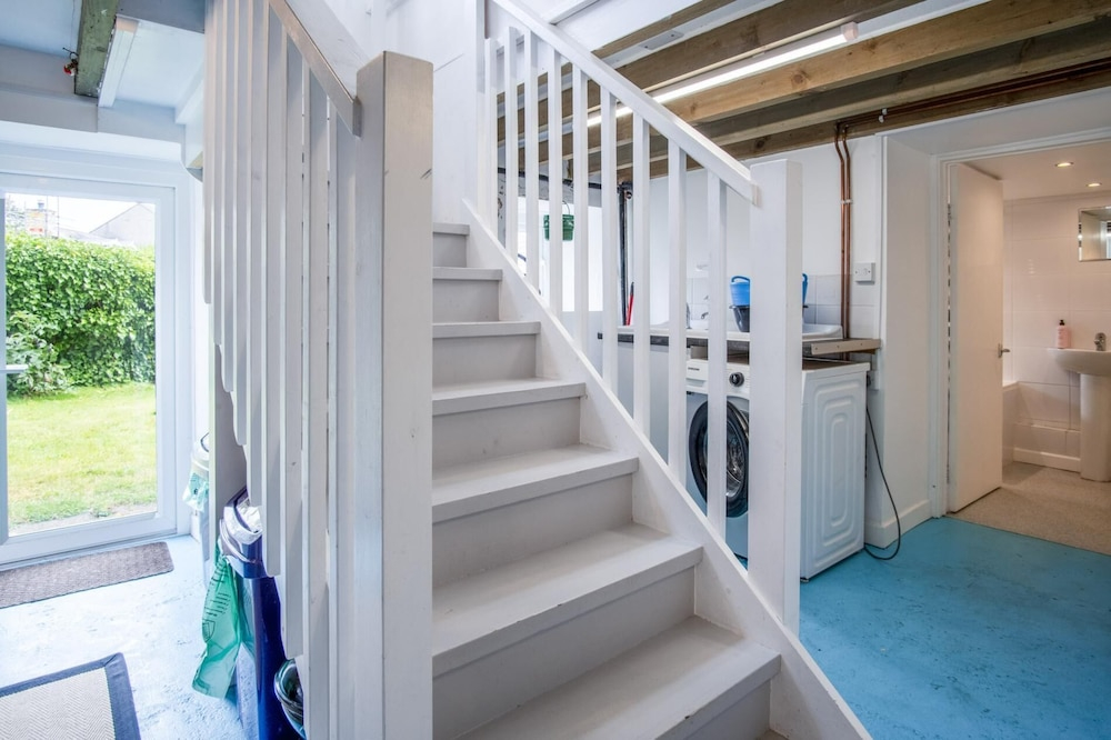 Fern Bank - 5 Bedroom House - Horton