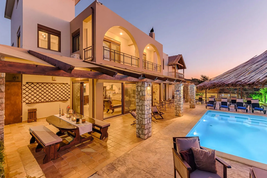 Butterfly Villa with stunning Sea and Valley Views