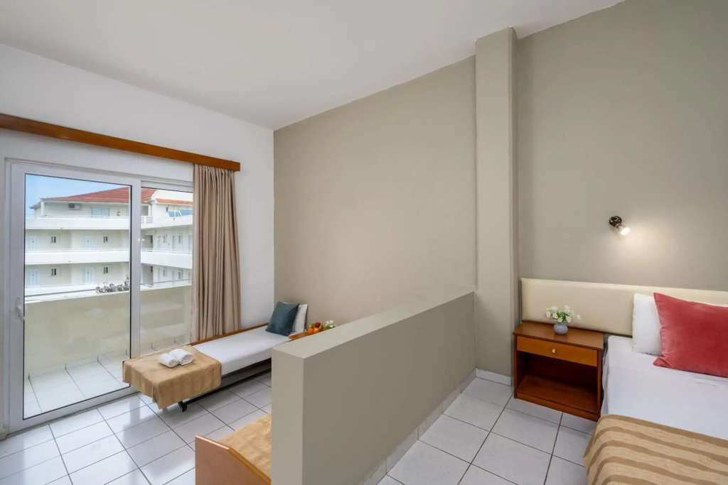 Bayside Hotel Katsaras