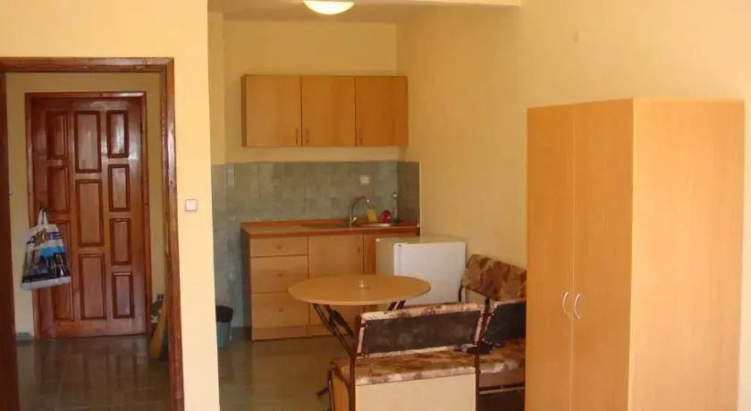 Evi Apartments 2