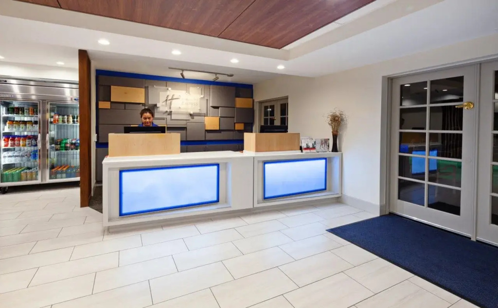 Holiday Inn Express Hotel & Suites San Diego-Escondido by IHG
