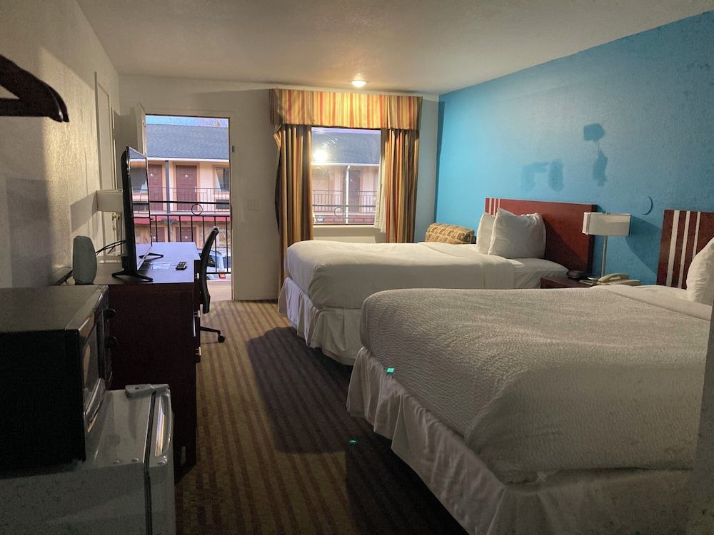 Woodward Inn&Suite