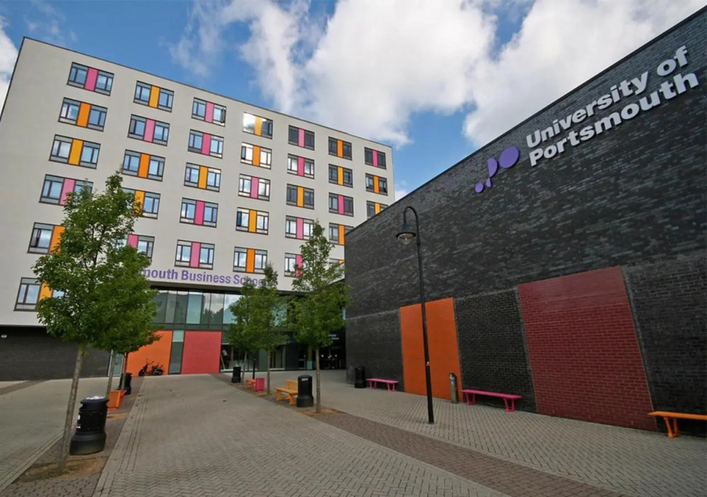 Oliverball Serviced Apartments - Flat A - Spacious ground floor, 1 bedroom apartment in Central Southsea
