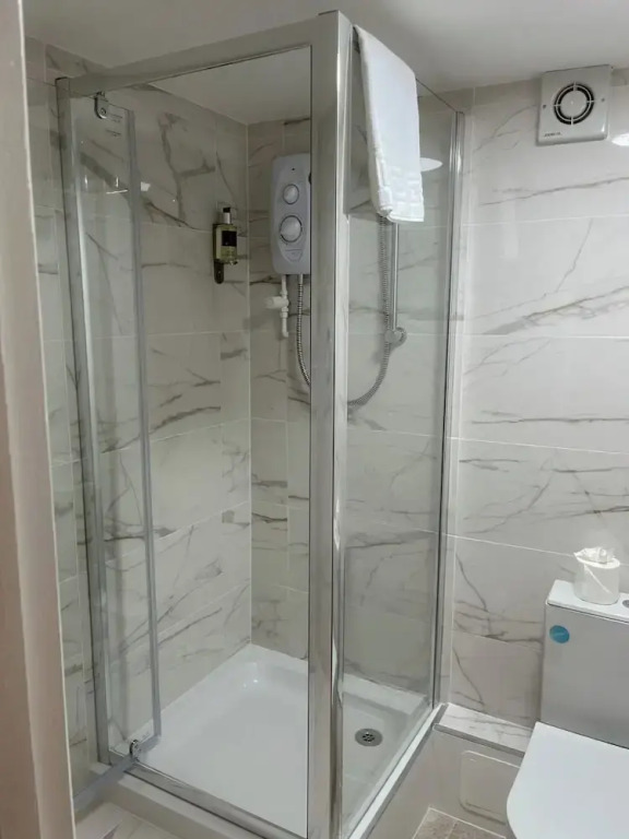 Luxury Townhouse Retreat in Kendal w/ Free Parking