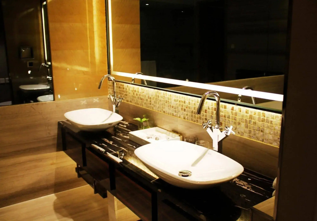 Hongkou Silver Hotel