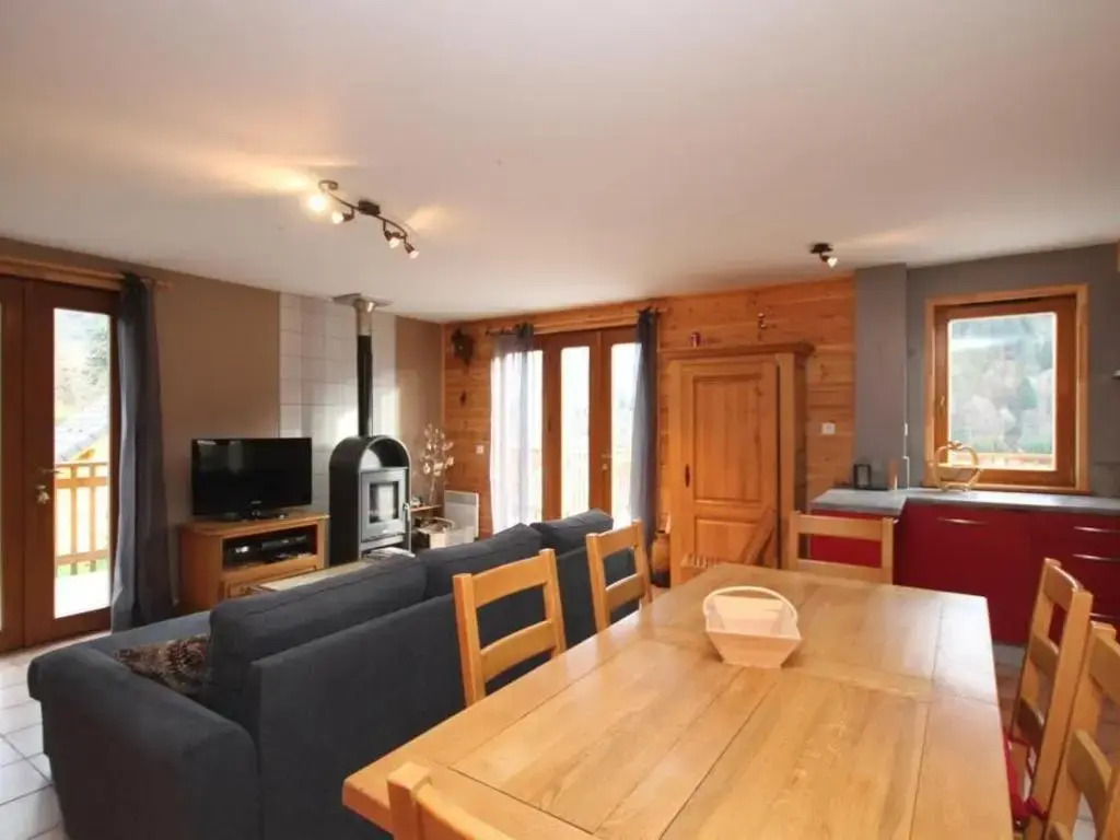 Chalet 3 étoiles au Mont-Dore pour 6 pers. avec terrasse et vue sur le Sancy - FR-1-608-10