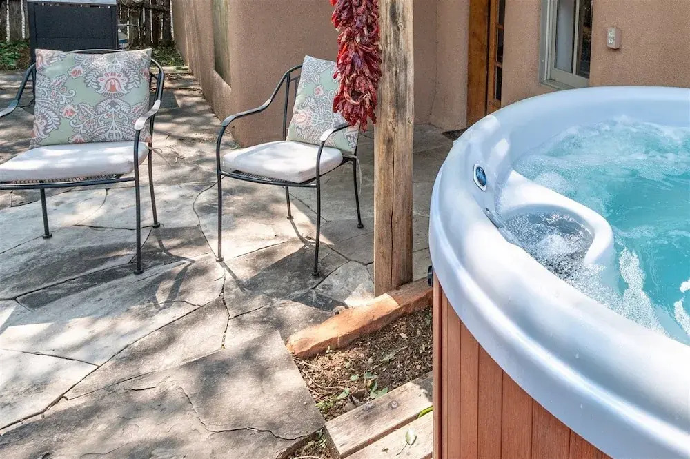 Tecolote - Authentic Home Right Next to The Plaza, Hot Tub, Roof Deck