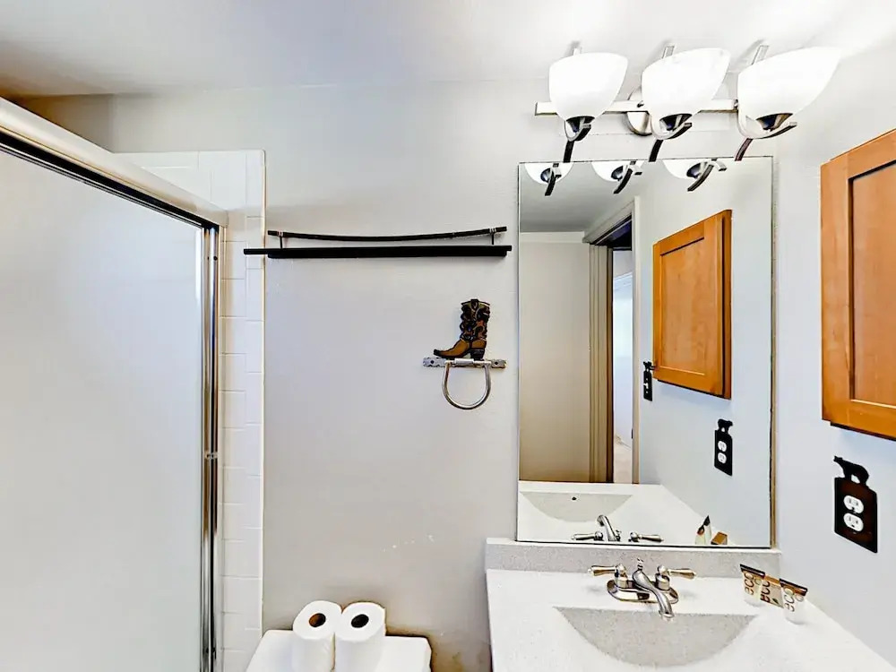 1001 Grandview Drive Condo Unit B22