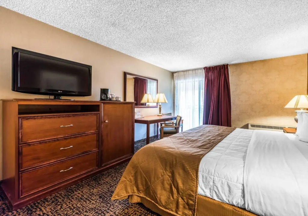 Clarion Hotel & Conference Center Colorado Springs