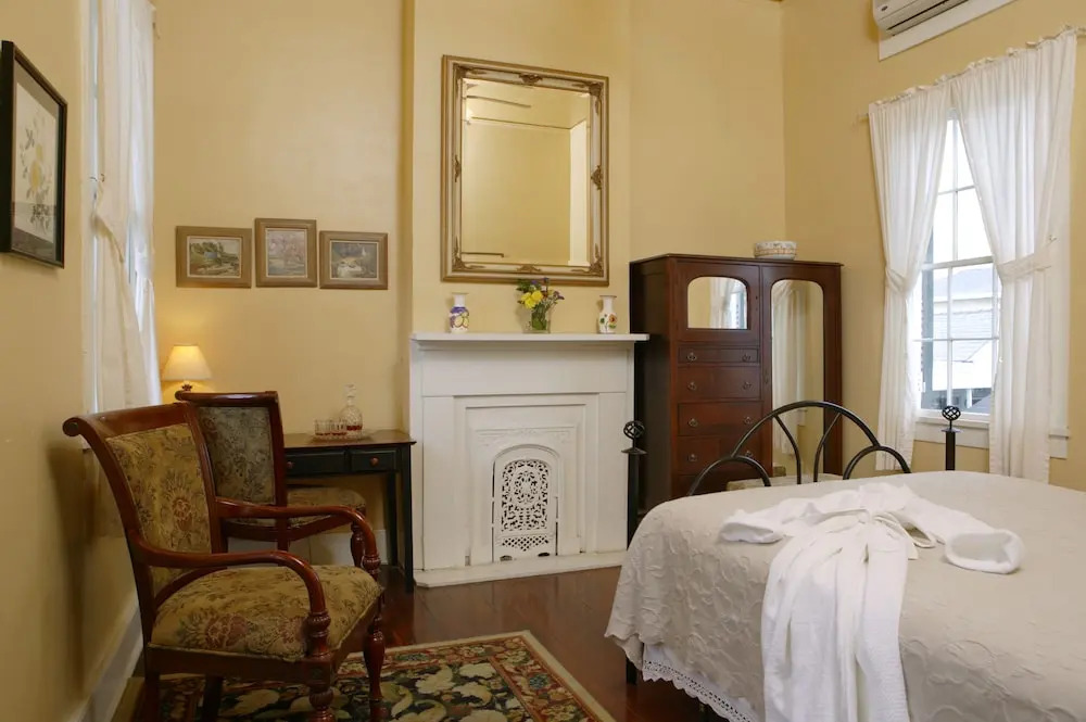 Ashtons Bed and Breakfast