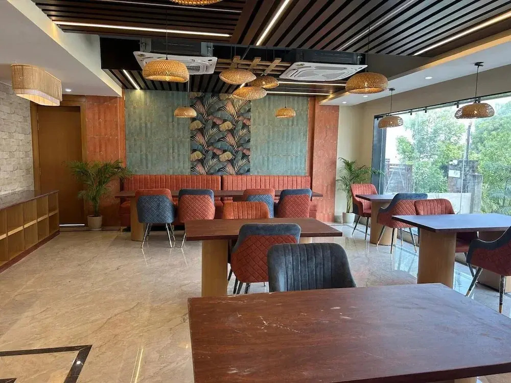 Frosty Fern Hotel & Resort