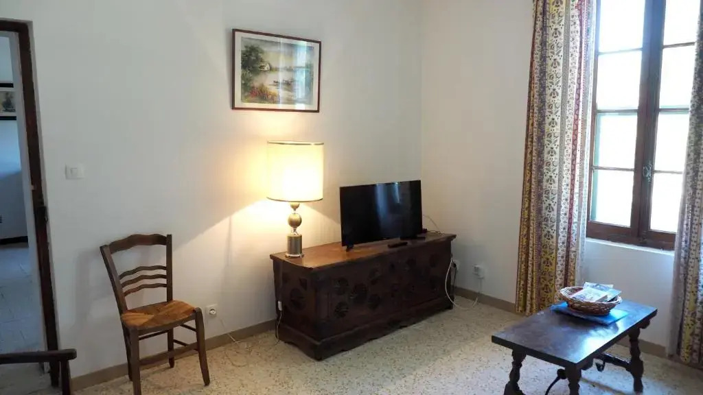 Charmante maison en Camargue avec piscine partagée