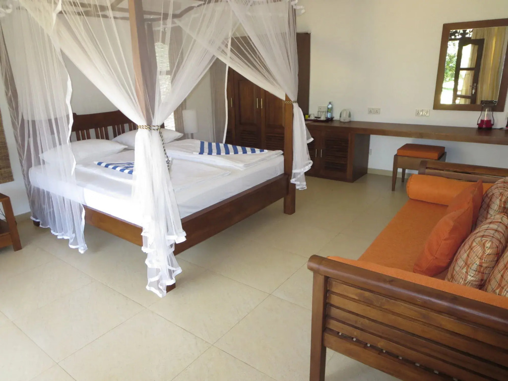 Lanka Beach Boutique Bungalows & Grand Villa