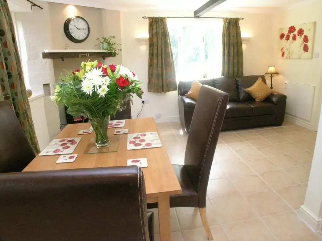 The Shakespeare Lodge - Sleeps up to 12 - 2 HOT TUBS