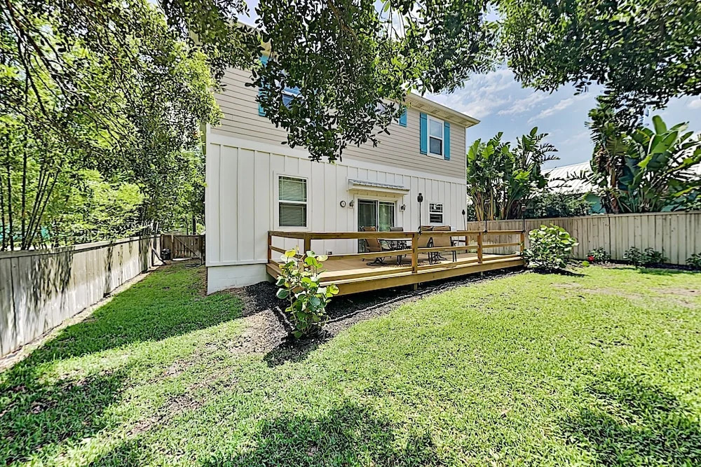 Peaceful Vilano Beach Getaway W/ Alfresco Dining 4 Bedroom Home