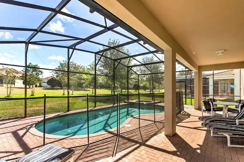 Spacious Kissimmee Villa - 3 Mi to Disney World