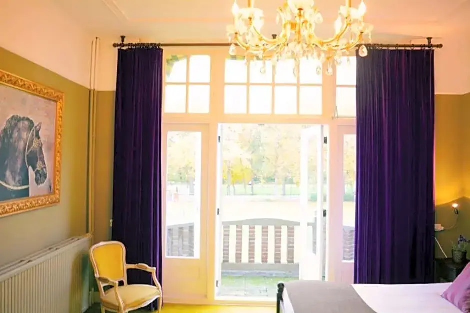 DeVilla - Boutique Suites