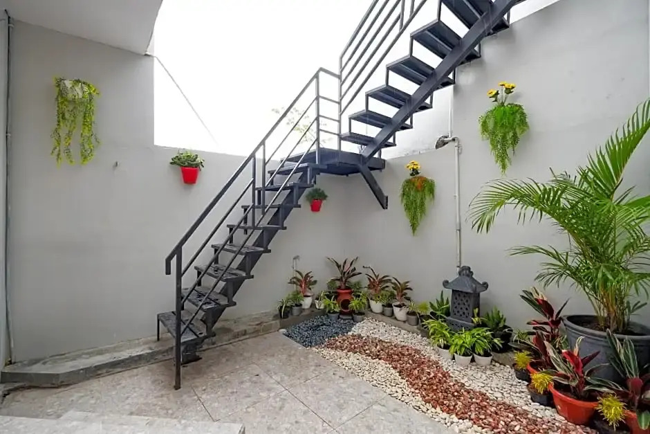 OYO 2545 Maddava House