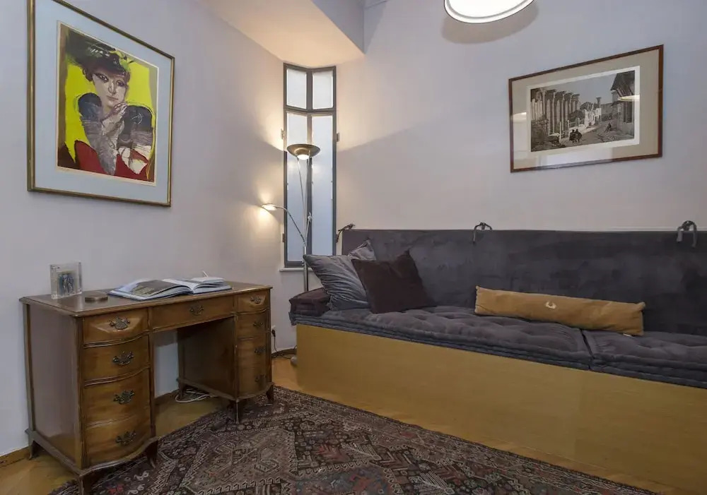 Downtown, classic apartment in Syntagma by GHH
