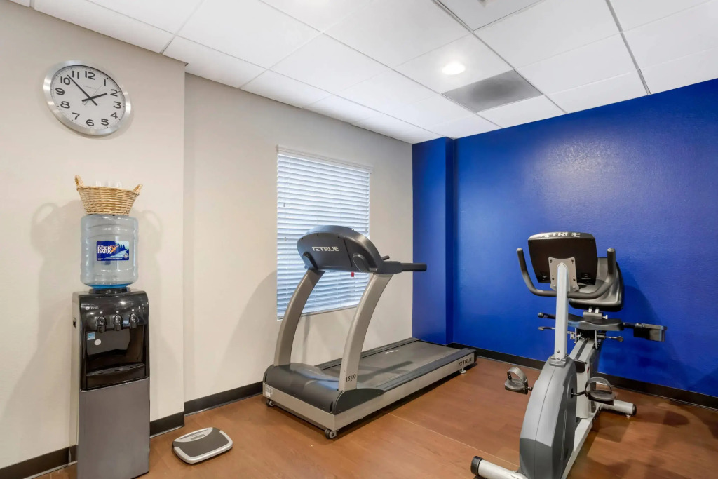 Comfort Suites near Birkdale Village- Huntersville