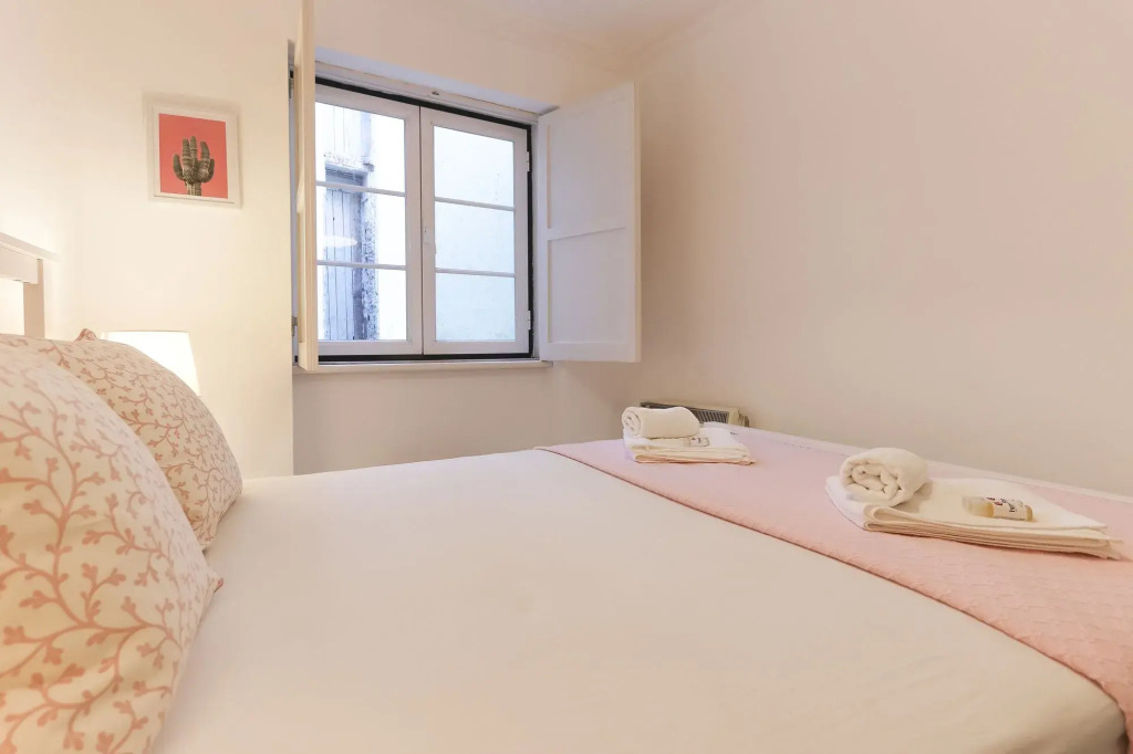 Alfama Cozy Studios by Get Your Stay