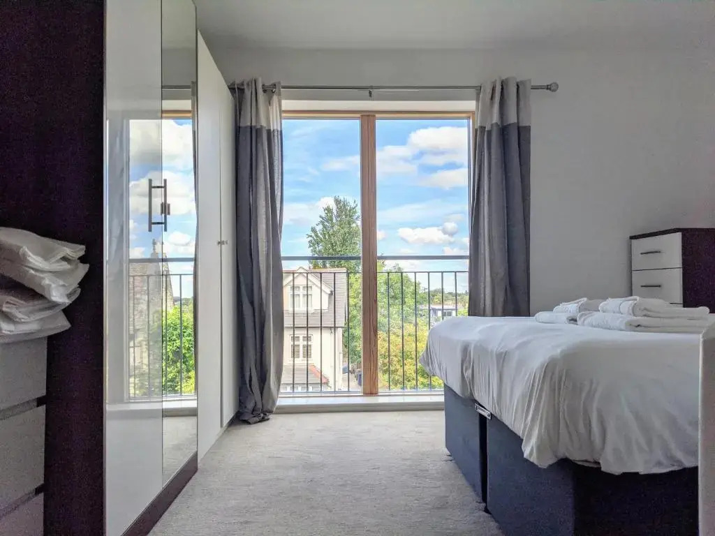 Koala & Tree - Modern 1 Bed apartment for 4 guests in the HEART of Cambridge - Short Lets & Serviced Accommodation
