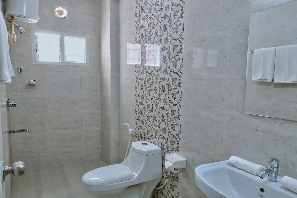 OYO 10026 Hotel Kings Suites