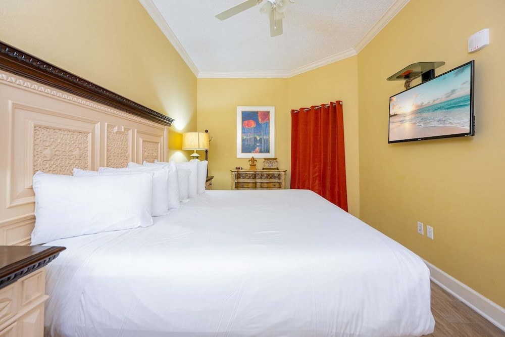 Phoenix West 1703 3 Bedroom Condo