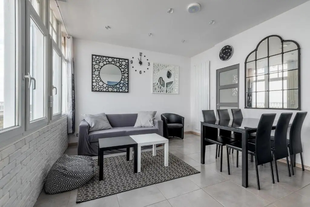 Appartement en front de mer avec terrasse et vue mer