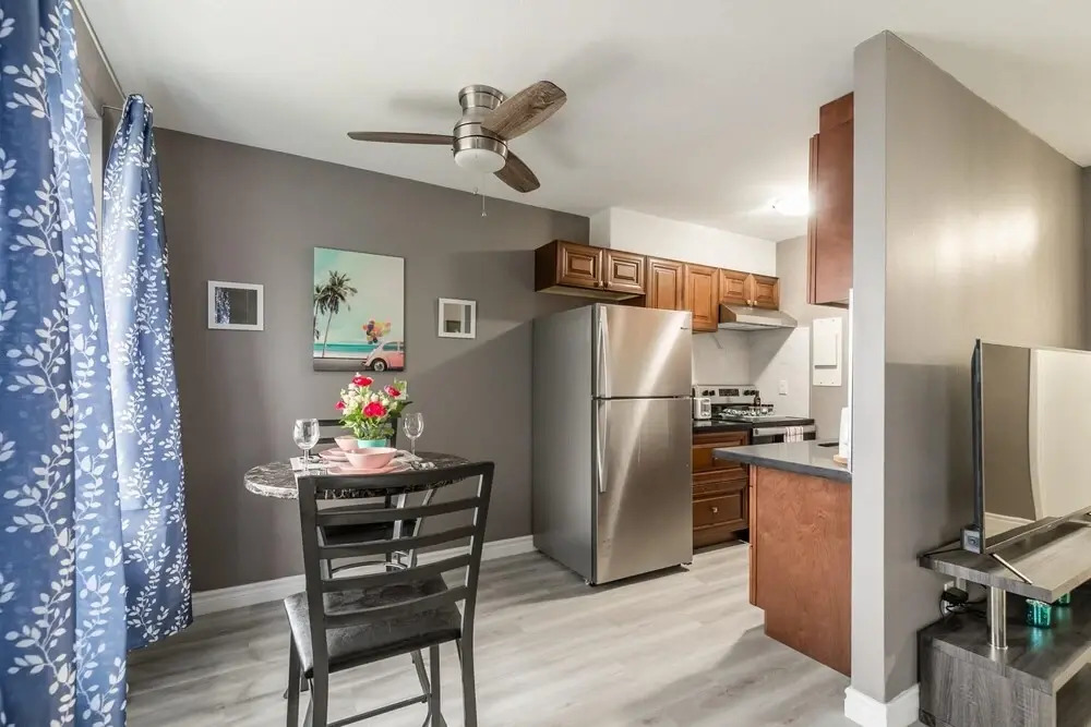 1BR King Apartment With Netflix- Near DT Hamilton