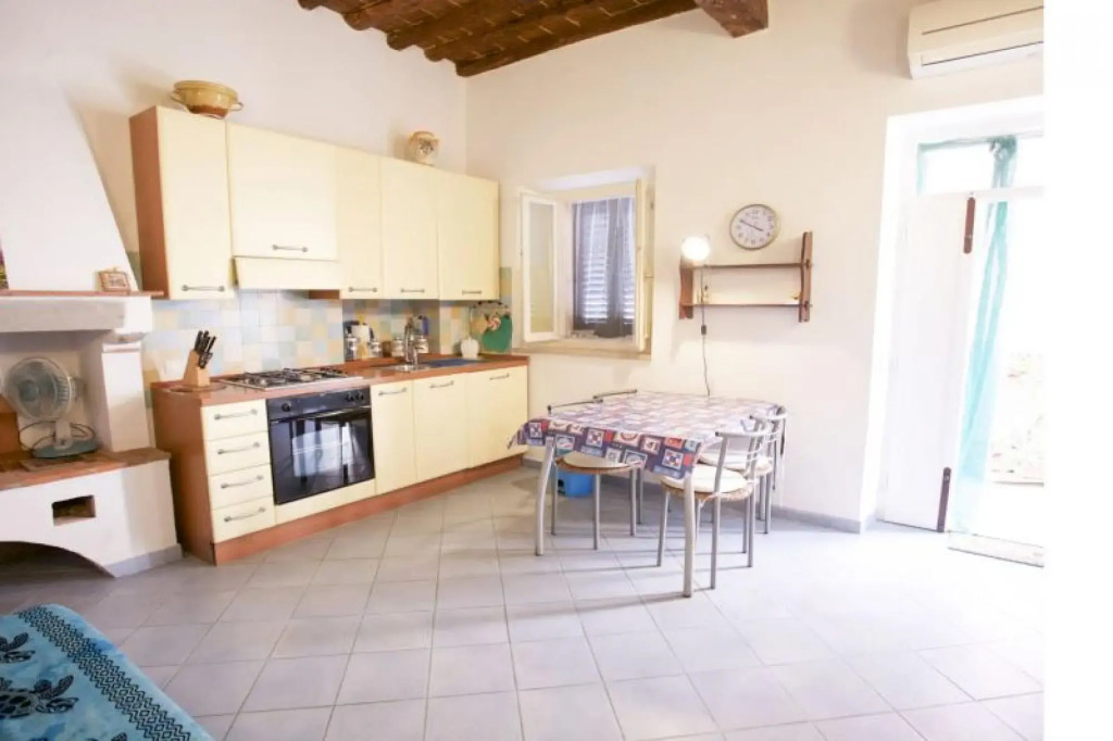 Two-room apartment Piazza al Fico 2/4 Beds in the historic center of Portoferraio-PIAZZA AL FICO