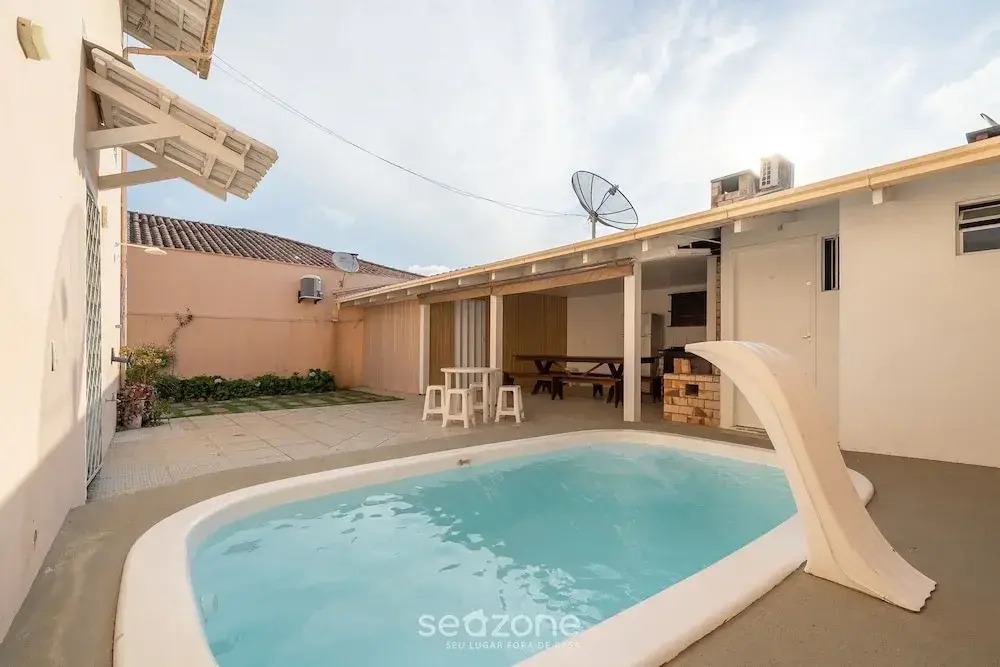 5BR Home w/ Pool in Penha Center Bsl190