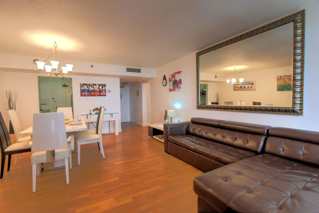 Deluxe Apartments by South Florida Vacations