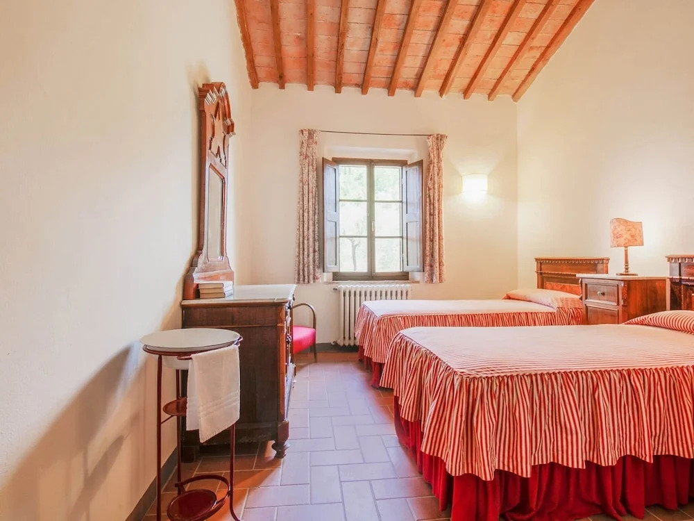 Rustic Farmhouse in Terricciola