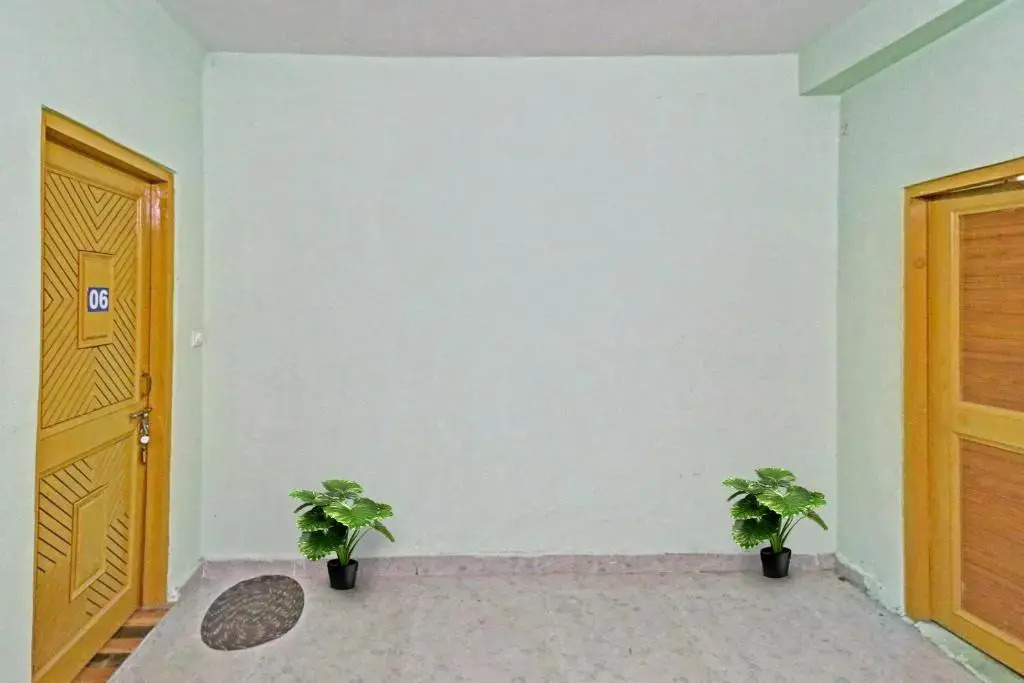 Capital O 91254 Hotel Snow Drop