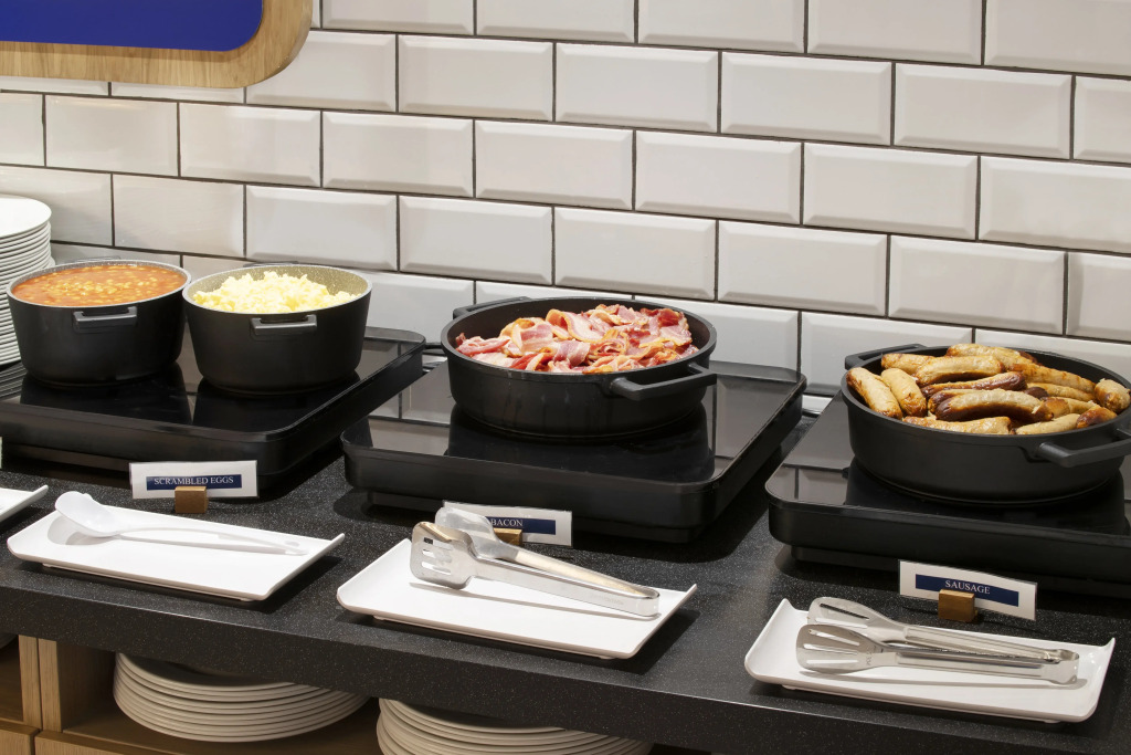 Holiday Inn Express Cambridge West - Cambourne by IHG