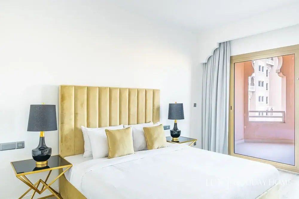 LUX Holiday Home - IBN Residence 1