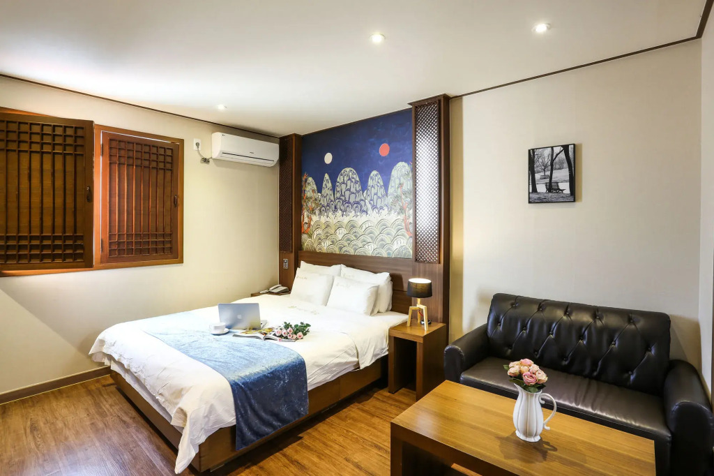 Hotel 99