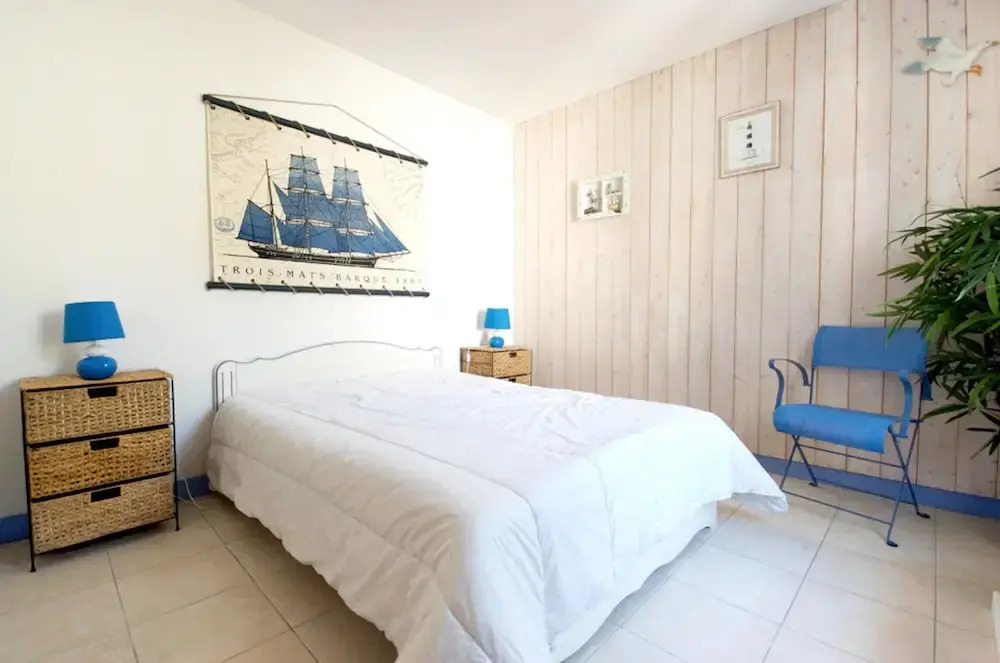 House With 2 Bedrooms in Le Bois-plage-en-ré, With Pool Access, Furnis