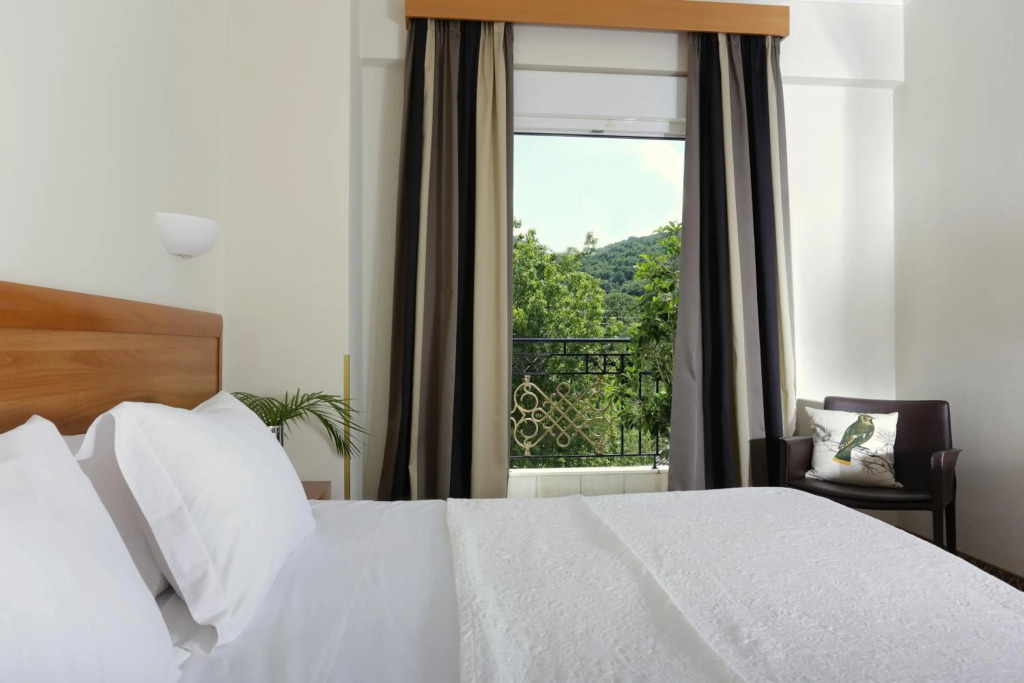 Chloe Luxury Hotel