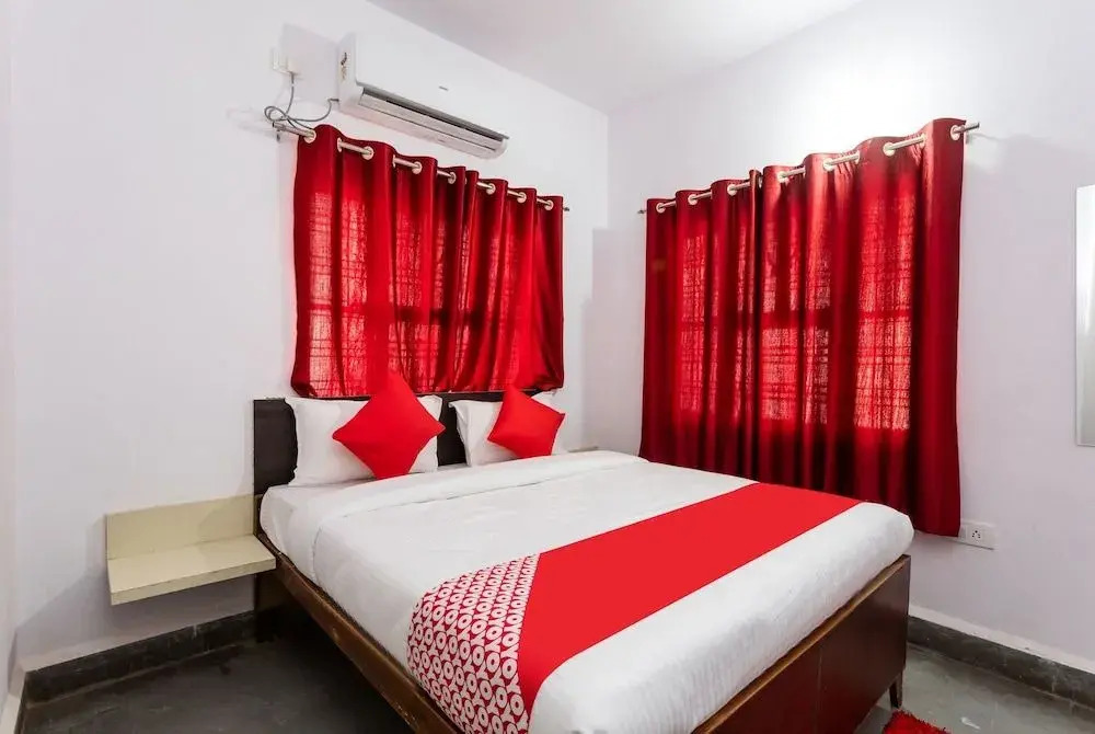 OYO 29881 Hotel Gajanan