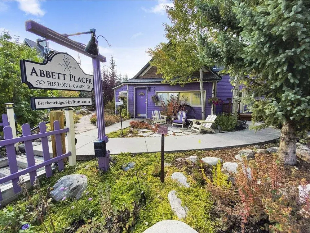 Abbett Placer Historic 7 Bedroom Home by RedAwning