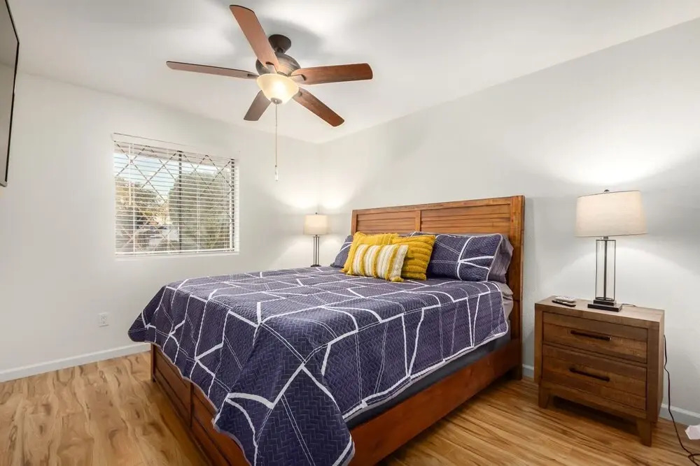 Spectacular Moon Valley! 4 Bedroom With 3 King Beds! Heated Pool! Sleeps 10! 4 Home by Redawning