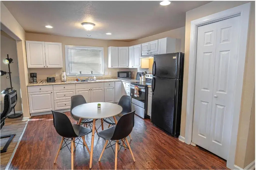 Nice 3B 2BA Near Downtown 2 Min AtandT Center