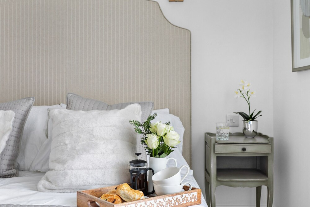 The Renoir Sea View Suite