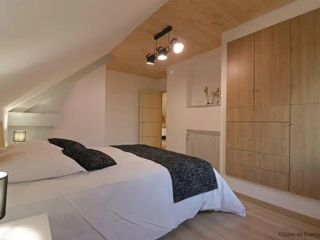 Maison authentique près dun étang avec animaux acceptés, linge et ménage inclus - FR-1-497-142