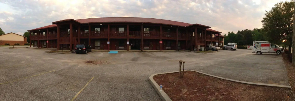 Log Cabin Inn