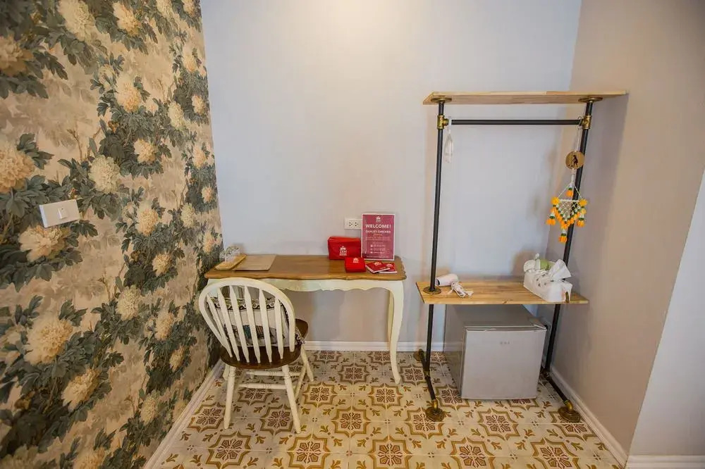 ZEN Rooms Manee Nopparat Soi 1